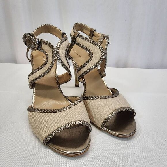 Tahari LIMA womens bown Silver high heels size 9.5M linen upper leather soles - Picture 1 of 11